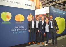 Mitchel, Erwin, Levi en Mout Bakker en Roland Scheffer van Elllips.