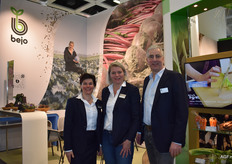 Danielle Bruin, Jolanda Duineveld en Robbert Schilder van Bejo dat onder meer een laat aspergeras, een bewaarspitskool voor het late segment en de Redi purple sprouting broccoli als noviteiten presenteerde