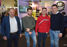 Agro Duiveland aan de wandel: Jan van de Velde, Kees Bom, Pieter van de Velde en Pieter Molendijk