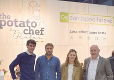 Benoit Vandekerckhove, Wouter Devlies, Ellen en Bart Nemegheer van Aardappelhoeve.