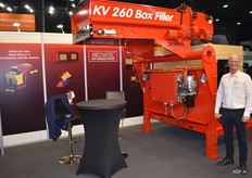 Henk Petter van Mechatec bij de KV 260 Boxfiller.