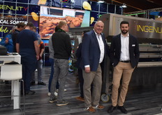 Dominico van der Lans en Lorenzo Corradini van Raytec Vision bij de optische sorteerder Ingenuity.