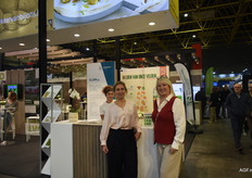 Katrien De Nul en Betty Slingers van VLAM. Geen uitgebreid paviljoen met groenten en fruit deze keer, maar aardappels in de spotlight.