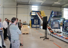 En natuurlijk een kijkje nemen in de fabriek naar 1 van de palletizers.