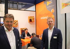 René Vanwersch, Tim van Haandel en op de achtergrond in gesprek Jordi Calatayud y Monge van Mulder Onions.