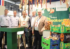 Michel Veltman, Rudie Ensing, Sander Kleinjan, Bert van Gelder en Arie Havelaar van Waterman Food Group en Sawari Fresh.