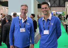 Siem Beers en Ron Spaans van plantuienbedrijf Broer aan de wandel
