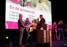 Een bosje bloemen voor de finalisten