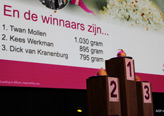 De drie grootste uien, met hun gewicht erbij