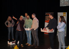 iteindelijk bemachtigde HLB voor een bedrag van 1.500 euro het kistje van de derde plaats, kocht Wiscomex het kratje van nummer twee voor 7.000 euro en mocht PPA de mooiste bewaaruien mee naar huis nemen voor een bedrag van 20.000 euro.