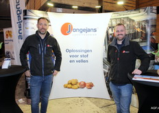 Sacha Wiegel en Rémon Koopman van Jongejans Luchttechniek. Bij Agro Duiveland werken ze nauw samen met Flikweert. Eerst windshifting en dan optisch lezen.