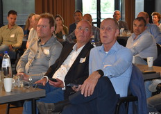 De zaal lijkt er een dikke kluif aan te hebben en Jaap denkt het er zijne van, zo lijkt het.