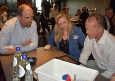 Karen Oostendorp van LC Packaging legt uit hoe het werkt.