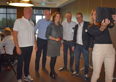 Jaap de Ruijg van United Fruits, Jaap Wiskerke, Inge Ribbens, Rien van Ast, Paul Fiecs en Lynette Verweel.