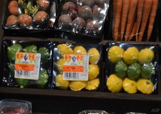 Mini-groenten zijn hip. Van veel producten was er een mini-variant te vinden, zoals deze Mini Pattisons, geteeld in Afrika.