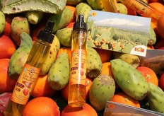 Cactusvijgolie wordt gebruikt als gezichtsverzorging, en is heel werkzaam bij acne, littekens en andere vormen van vlekken op de huid.