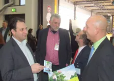 Aad van den Berg en Peter Klapwijk van GreenQ in gesprek met Harald van Antwerpen en zijn collega van de gemeente Lansingerland
