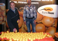 Jaap Simonse en Piet van Liere doen niet allen in uien, maar helpen ook bij stress