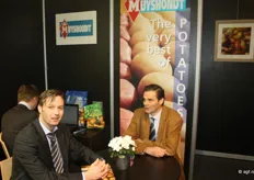 Raf Sels en Dirk Cornelis van Muyshond Potatoes in gesprek. Volgens Raf is het in de aardappelmarkt 'redelijk stabiel'.