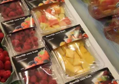 Nieuwe sleeves voor gesneden fruit (Ready Fruit Hedel) en zachtfruit van Fruitmasters Holland