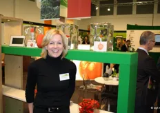 Yvonne Geurten poseert bij de innovaties van The Greenery