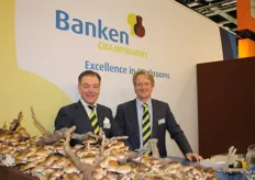 Rob Banken en Edward Vonk bij de nieuwe huisstijl van Banken Champignons