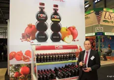 Tom Hazelhof van Wonderful Brands bij de nieuwe Pom Wonderful met appel