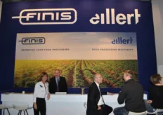 Yvonne Sas van Finis op de gezamenlijke stand van Finis, Eillert en Tre-F (agent voor Duitsland).