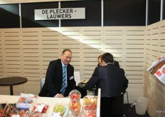 Guido de Plecker van De Plecker-Lauwers lacht wel tegen zijn klanten.