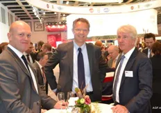 Coen Bos van Fyffes (rechts) met collega's