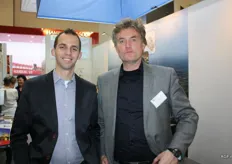 Robert Grootscholte van 4Evergreen met Dirk Gilhuis van Zeeland Seaports. 4 Evergreen werd vorig jaar eigenaar van de laatste beschikbare glastuinbouwgrond van ruim 40 hectare in de Smidsschorrepolder in Terneuzen (Zeeuws- Vlaanderen).