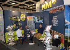 Pim Machinery: Jouke van der Meer maakt op de Fruit Logistica de deal rond met een Spaanse klant voor de levering van een complete uien verwerkingslijn compleet met palletiseermachine in Spanje.