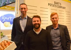 Bart’s Potato Company levert wereldwijd aardappelen en uien. Ook diepgevroren friet uit eigen productie vindt naar diverse exportbestemmingen. Jurgen Duthoo, Dany Devinck en Javier Fernandez.