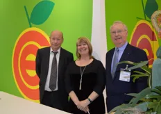 Philippe Devigne, nieuwe medewerker van de directie voor het secretariaat bij Europees Centrum voor Fruit en Groenten, Marion Van Cauteren en directeur Thierry Nuttin.