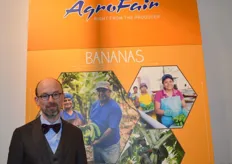 Hans Willem van der Waal van Agrofair. Agrofair experimenteert met diverse bananensoorten om ook in de toekomst een eerlijke banaan te kunnen blijven verhandelen. Een eerlijke banaan is een banaan waarbij aandacht is voor de mens en zijn omgeving. Dit vraagt om visie op de lange termijn.
