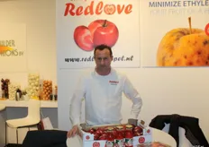 Jacco Merkens verkoopt de RedLove-appel ook verwerkt in sap. De appelen zijn dit jaar al op.