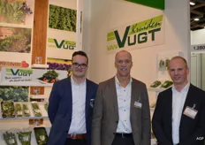 Geert van Vugt, Thomas Bahlman en Piet van Vugt van Vugt kruiden. Piet is blij, want na jarenlang gesteggel start het bedrijf binnenkort met de nieuwbouw.