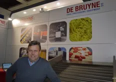Koen De Bruyne van De Bruyne Food Processing Equipment bij de Sliverremover. Een machine voor het op dikte sorteren van o.a. aardappelproducten.