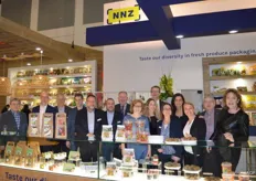 Het enthousiaste NNZ-team; Taste our diversity in fresh produce packaging.