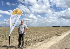 Mark Ermers van Cebeco Agro/Agrifirm. Hij gaf uitleg over geïntegreerde onkruidbeheersing zoals schoffelen en de Ecorobotix