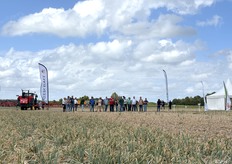 Veel interesse naar de rondleidingen in de uien