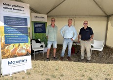 Teler dhr. Dusarduyn en dhr. Driessen met Tim Cannon van Maxstim