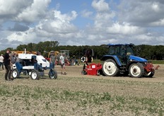 De demo van de Ekobot, een zelfrijdende robot die zelf kan wieden! Het biedt nieuwe mogelijkheden om onkruid te bestrijden en het gebruik van herbiciden te verminderen