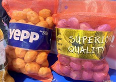 Uienzaken in de Chinese stand van  Ningbo Yongfeng Packaging.