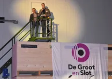 Van bovenaf heten Gerrit de Groot (voormalig directeur De Groot en Slot) en Siem Beers (directeur Broer) de bezoekers hartelijk welkom